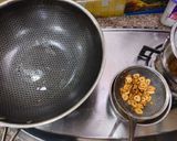 Foto langkah ke 3 dari resep Ayam Jamur untuk Bakmi / Nasi Tim 蘑菇鸡用于面条或团队米饭.