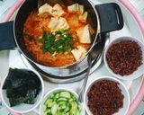 Hình bước làm 6 của món Canh kim chi ức gà gạo lứt ăn kèm rong biển (Eat clean)