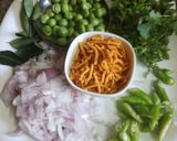 A picture of step 1 of Matar poha.