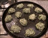 Foto del paso 6 de la receta: Buñuelos de espinaca o acelga al horno