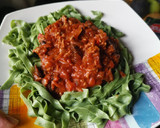 Foto del paso 4 de la receta: Pasta de espinacas y salsa ragù con callampas secas