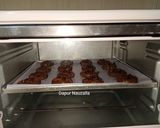 Foto langkah ke 6 dari resep Triple Chocolate Cookies.