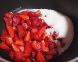 Foto langkah ke 2 dari resep Korean Strawberry Milk 🍓🍓🍓.