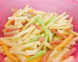 Hình bước làm 2 của món Nui tôm,gà nấm và rau củ