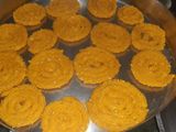 आटा मूंग दाल चकली (Aata moong dal chakli recipe in hindi)