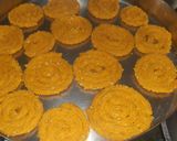 आटा मूंग दाल चकली (Aata moong dal chakli recipe in hindi) रेसिपी चरण 4 फोटो