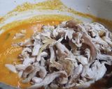 Foto langkah ke 4 dari resep Ayam Suwir Santan Pedas.