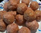 A picture of step 3 of Porcupine Balls.