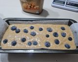 Foto del paso 4 de la receta: Budín integral de banana y arándanos
