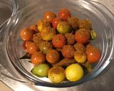 Une image de l'étape 4 de Piments verts à la compotée de tomates, citron vert et épices.