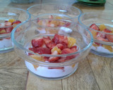 Foto del paso 6 de la receta: Mix frutal con yogurt natural y salsa de arándanos... aprovechando las sobritas