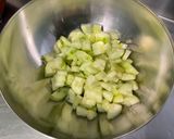 Une image de l'étape 2 de Salade d'endives à la mortadelle, concombre, tomate et mozzarella.