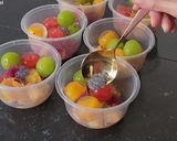 Foto langkah ke 3 dari resep Fruit Jelly Ball.