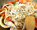 A picture of step 4 of My Sweet Chilli Chicken & Soy Stirfry.😊.