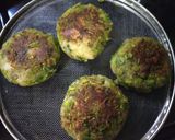 A picture of step 2 of Peas tikki.