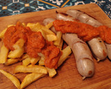 Foto del paso 4 de la receta: 🇩🇪 Currywurst (salchichas alemanas con salsa de curry)