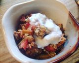 A picture of step 10 of Strawberry Rhubarb Crumble with Oats.