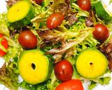 Hình bước làm 2 của món Salad Bơ Tôm Áp Chảo