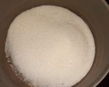 Foto del paso 1 de la receta: Torta invertida de duraznos en almíbar