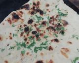 கார்லிக் பட்டர் நான்(garlic butter naan recipe in tamil) ரெசிபி ஸ்டேப் 3 புகைப்படம்