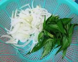 Hình bước làm 2 của món Gỏi gà