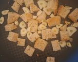 Mennyei, tejszínes fokhagymakrémleves: ropogós krutonnal és pirított fokhagymàval 🧄🥣🎄 recept fázis 5 fotója