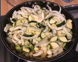 Une image de l'étape 8 de Fenouils et courgette aux saucisses allemandes et épices.