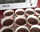 Foto langkah ke 6 dari resep 23. Muffin Coklat Mini.
