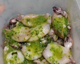 Foto del paso 4 de la receta: Chipirones a la plancha con salsa verde