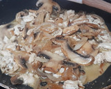 Foto del paso 3 de la receta: Sándwich de pollo-champiñón con queso azul