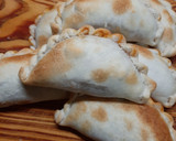 Foto del paso 3 de la receta: Empanadas criollas con carne cortada a cuchillo ¡Jugosísimas!