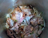 Foto del paso 6 de la receta: Guiso de cordero en salsa de cebollas blancas y especias