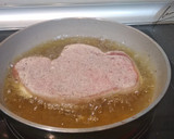 Foto del paso 2 de la receta: Lomo encinta (Cachopo) con pasas y piñones