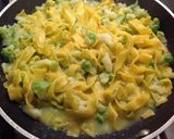Foto del passaggio 4 della ricetta Pappardelle con cavolfiore verde, crema di ricotta e provola piccante, speck croccante