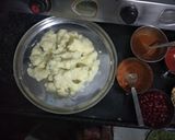 A picture of step 4 of Dabeli.