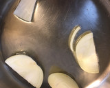 Foto del paso 1 de la receta: Risotto de aguacate, sepia y gambones