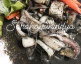 Foto langkah ke 5 dari resep Cumi Bumbu Tinta Hitam.