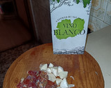 Foto del paso 1 de la receta: Guisantes al ajillo con jamón
