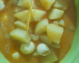 Foto langkah ke 4 dari resep Gulai telur puyuh kentang.