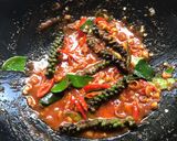 รูปขั้นตอนการทำที่ 1 ของ ผัดเผ็ดเต้าหู้กะเพรากรอบ