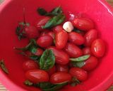 Foto del passaggio 2 della ricetta Frastagliate all'uovo con pescespada, crema di melanzane e pomodorini datterini