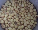 Hình bước làm 3 của món Hạt sen luộc sữa