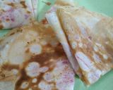Foto langkah ke 3 dari resep Crepes Strawberry Eggless.