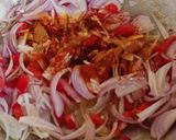 A picture of step 3 of Fried Bhindi Pyaz 🍅🌶️🧅.