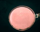स्ट्रॉबेरी सिनेमन मिल्क शेक (Strawberry Cinnamon milk shake recipe in Hindi) रेसिपी चरण 7 फोटो