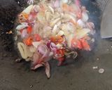 Foto langkah ke 3 dari resep Tumis Jamur Sawi Hijau Mudah, Enak, dan Cepat.