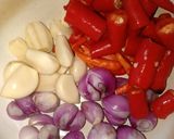 Foto langkah ke 2 dari resep Kering Kentang Pedas Manis.