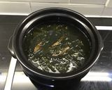 Hình bước làm 6 của món Canh rong biển (미역국)