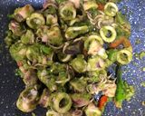 Foto langkah ke 3 dari resep Cumi Asin Cabe Hijau.