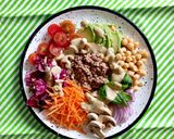 Foto del paso 3 de la receta: Ensalada multicolor con vinagreta de almendras y castañas